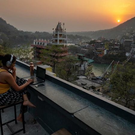 Bunkstay Coworking Hostel & Glamping Rishīkesh Exteriör bild
