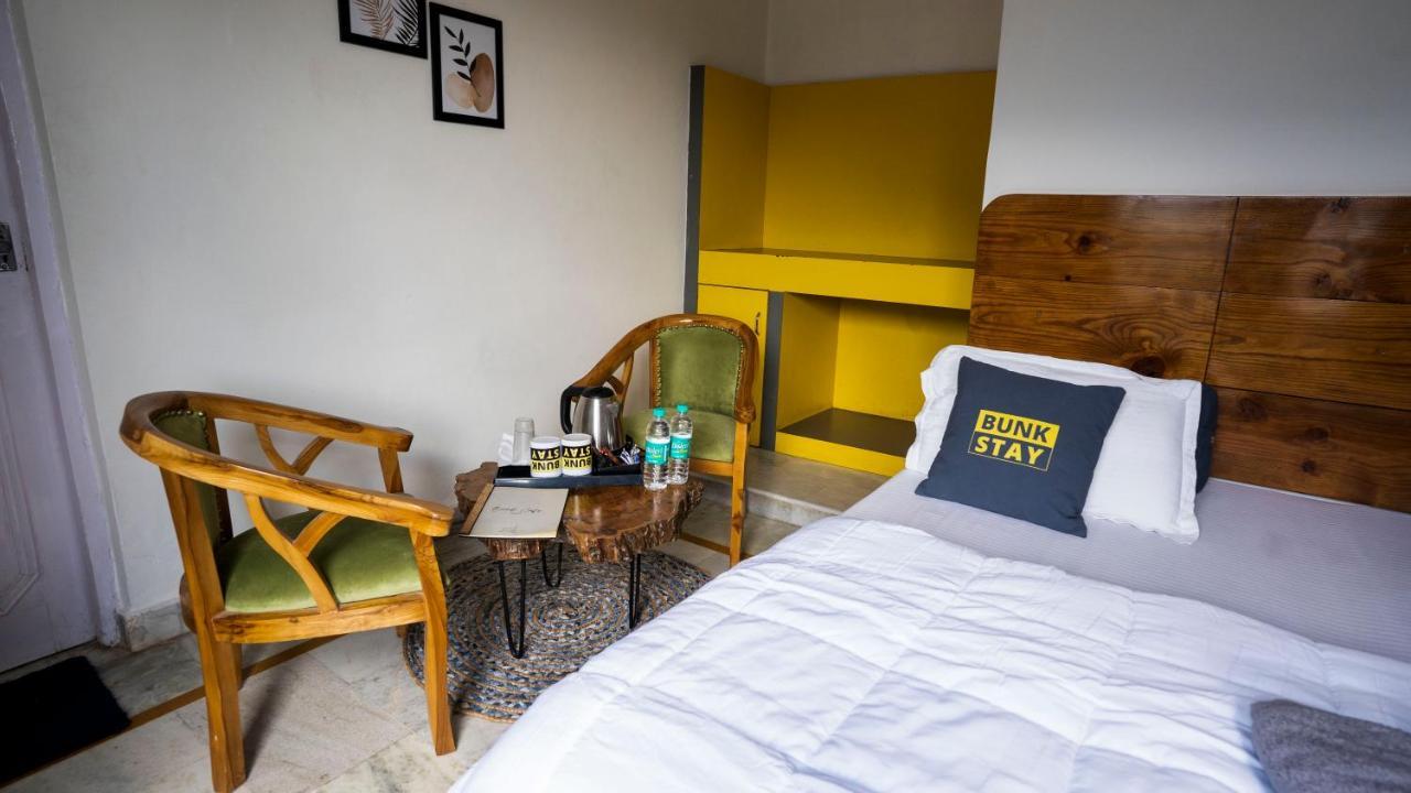 Bunkstay Coworking Hostel & Glamping Rishīkesh Exteriör bild