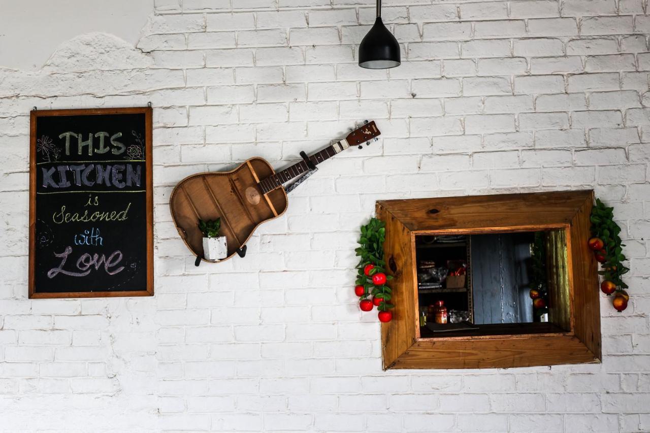 Bunkstay Coworking Hostel & Glamping Rishīkesh Exteriör bild