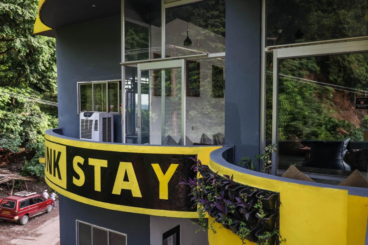 Bunkstay Coworking Hostel & Glamping Rishīkesh Exteriör bild