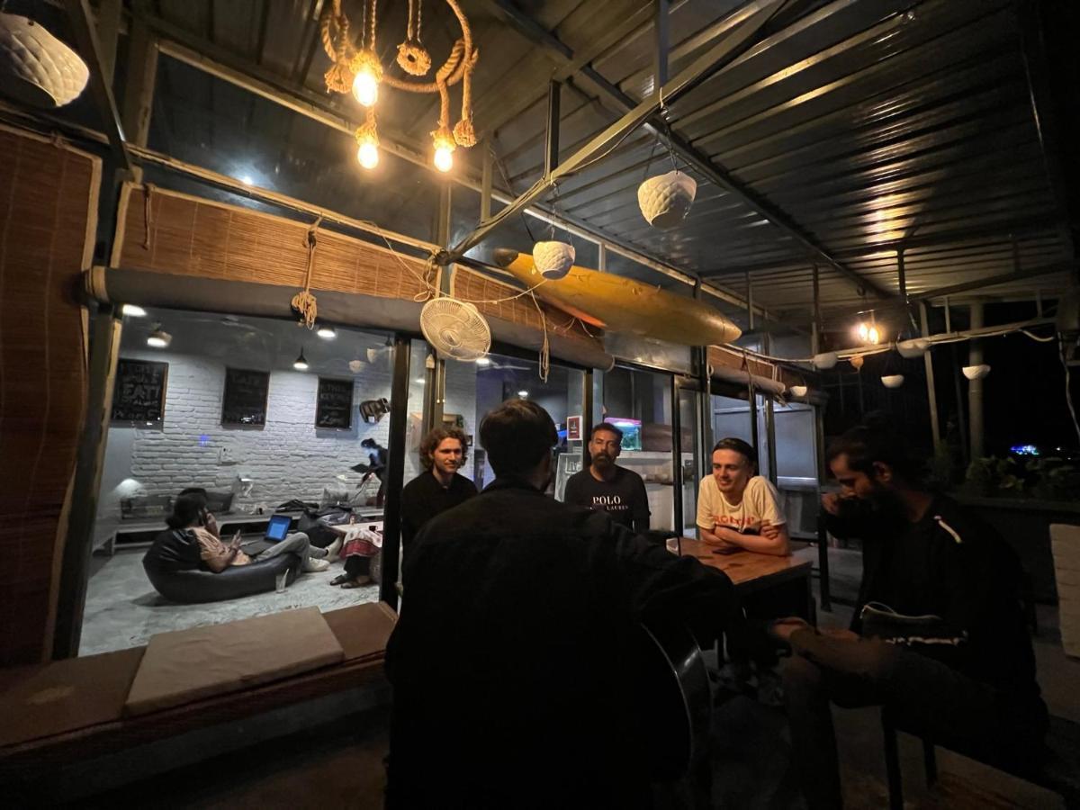 Bunkstay Coworking Hostel & Glamping Rishīkesh Exteriör bild