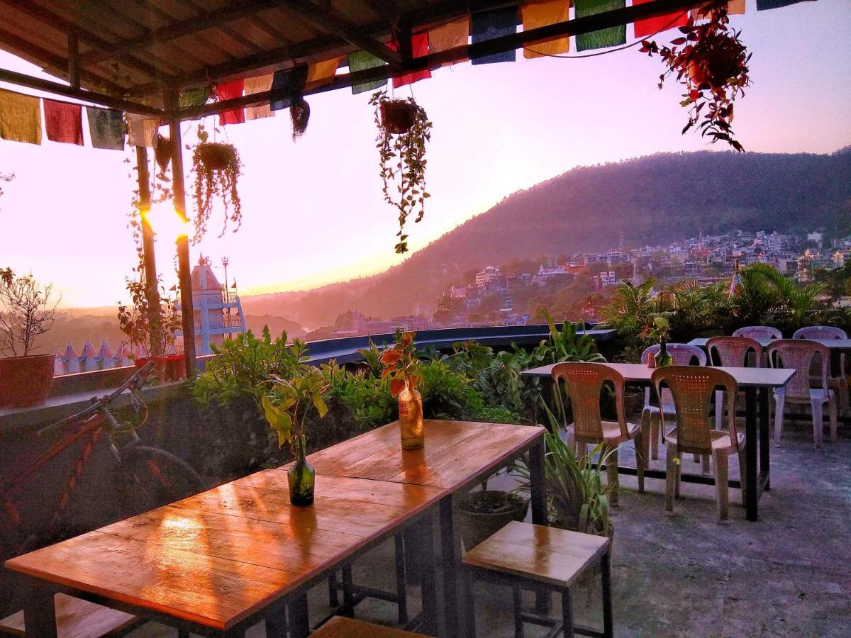 Bunkstay Coworking Hostel & Glamping Rishīkesh Exteriör bild