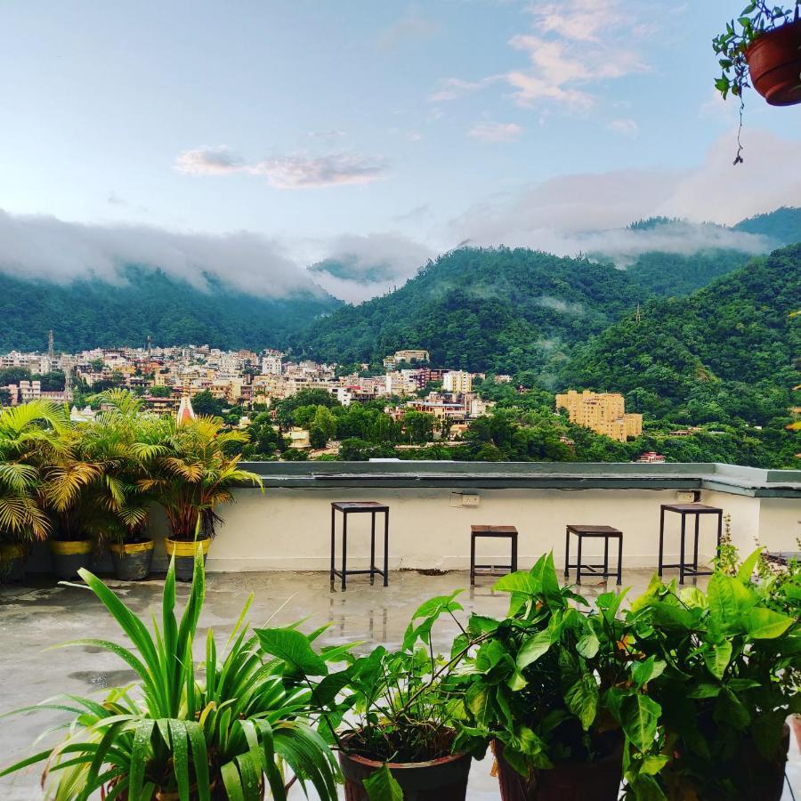 Bunkstay Coworking Hostel & Glamping Rishīkesh Exteriör bild