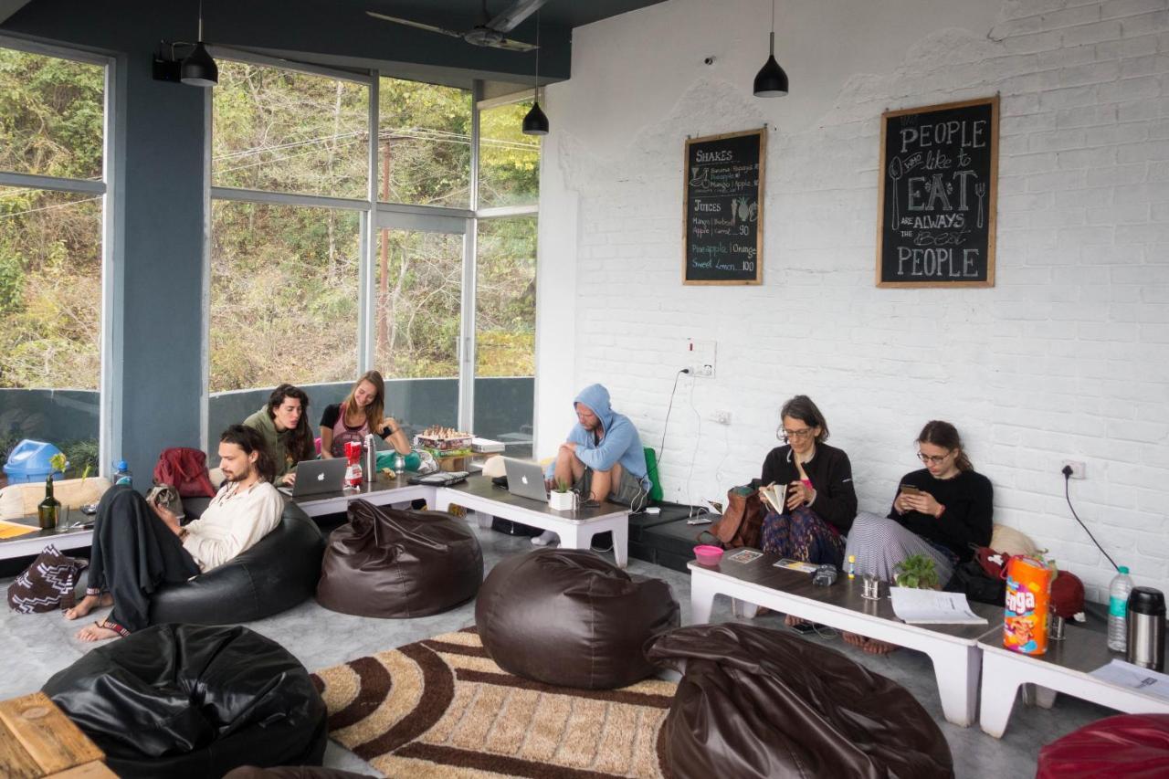 Bunkstay Coworking Hostel & Glamping Rishīkesh Exteriör bild