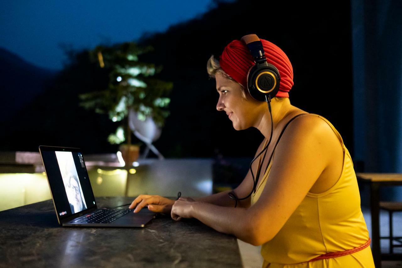 Bunkstay Coworking Hostel & Glamping Rishīkesh Exteriör bild
