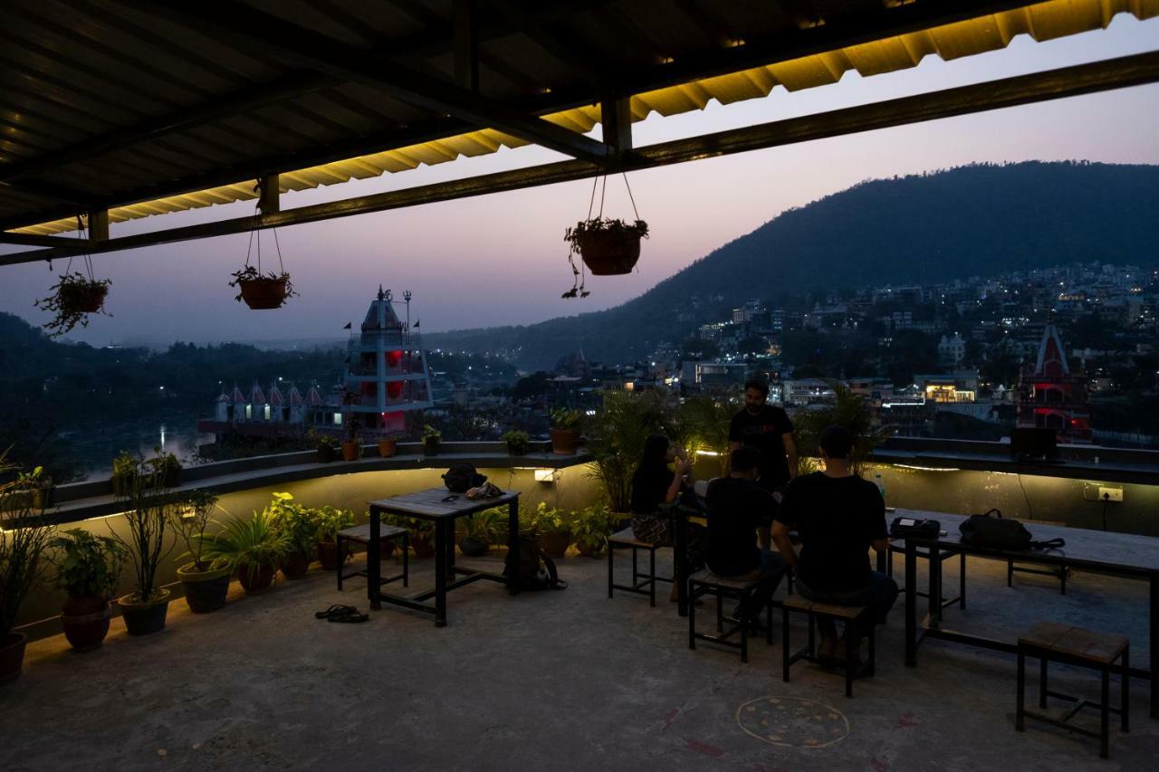Bunkstay Coworking Hostel & Glamping Rishīkesh Exteriör bild